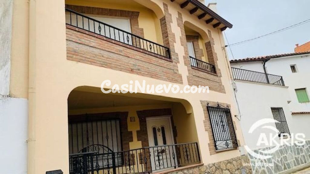 CASA EN EL CENTRO DEL PUEBLO