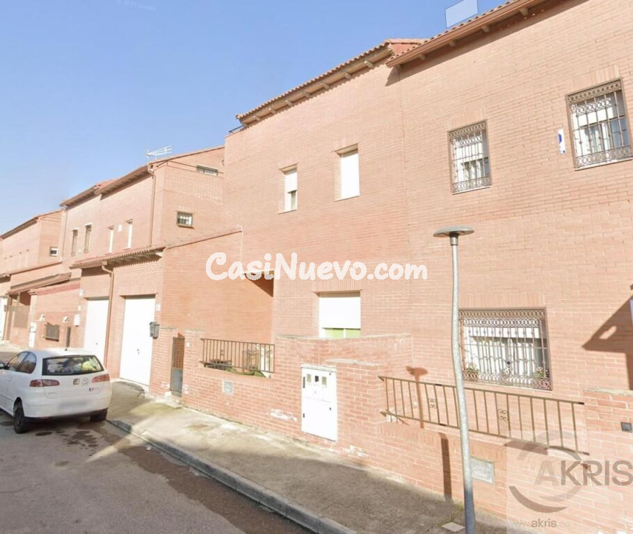 Chalet Ocupado en Chozas de Canales