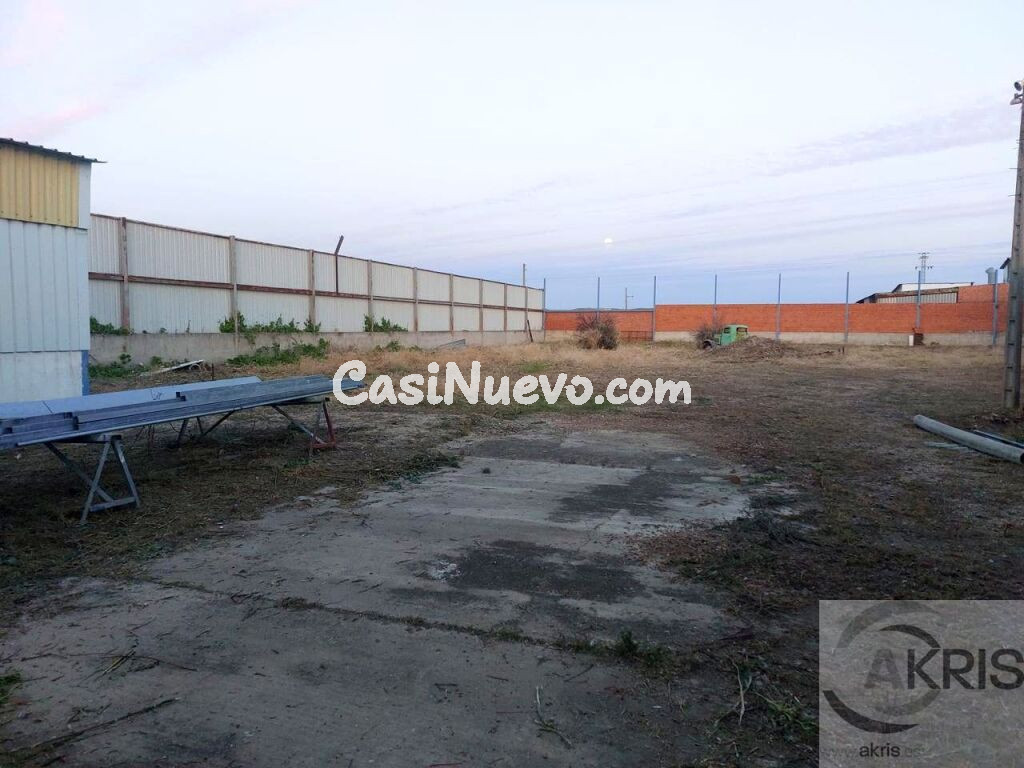 ? ¡Inversión con potencial garantizado! Nave industrial + bar de carretera en ubicación estratégica