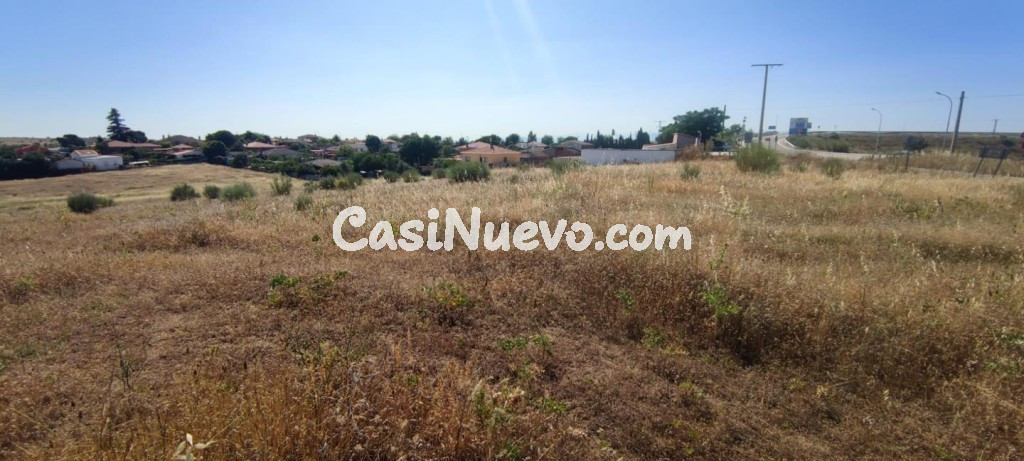 Finca rústica de 2,6 hectáreas junto a la A5