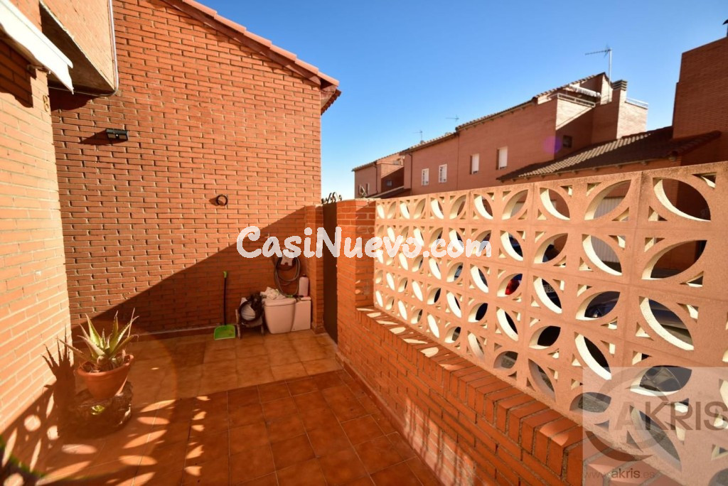 Fantástico chalet de 4 dormitorios para entrar a vivir en Chozas de Canales