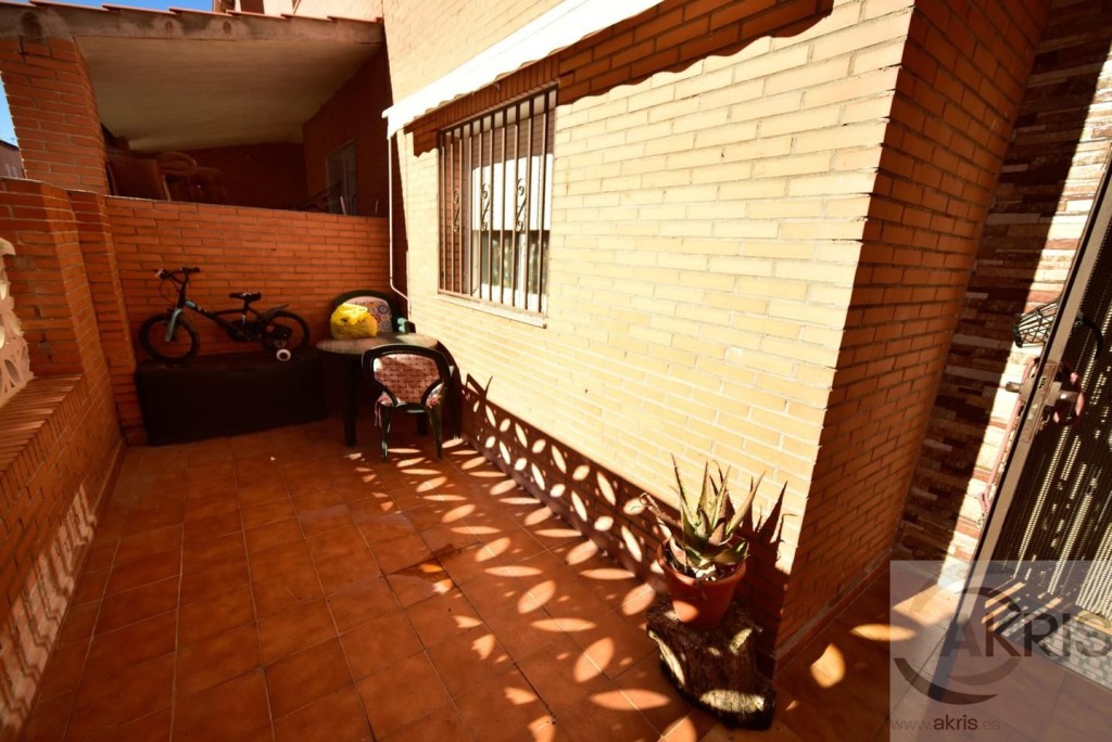 Fantástico chalet de 4 dormitorios para entrar a vivir en Ch - foto 7