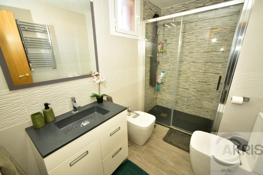 Fantástico chalet de 4 dormitorios para entrar a vivir en Ch - foto 39