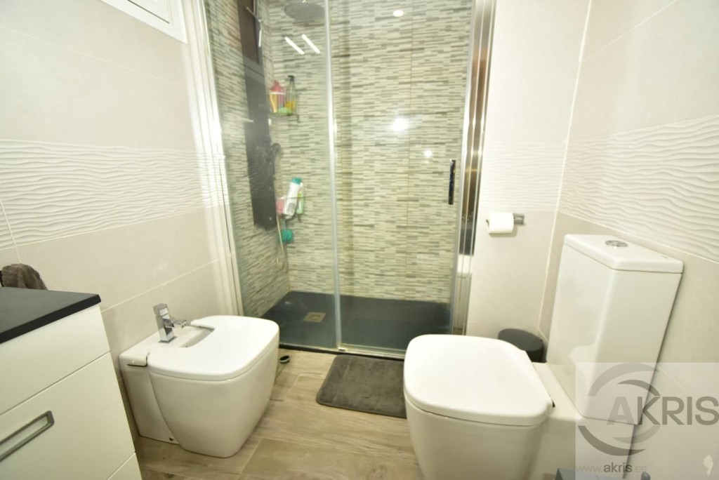 Fantástico chalet de 4 dormitorios para entrar a vivir en Ch - foto 40