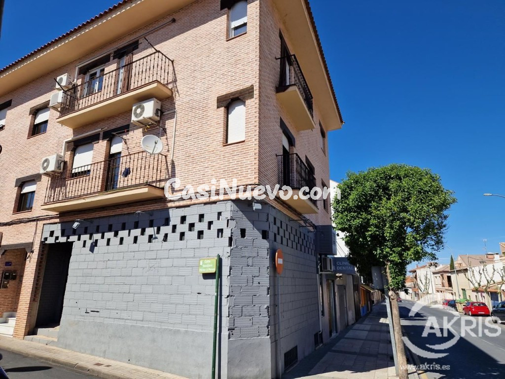 LOCAL EN ALQUILER EN BARGAS CON MUCHA VISIBILIDAD