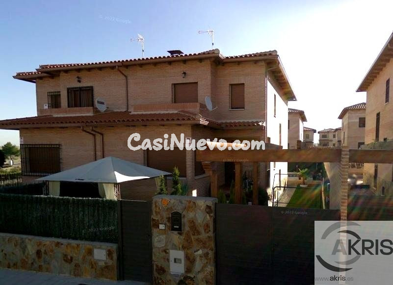 Pareado en venta en Olías del Rey de 251 m2