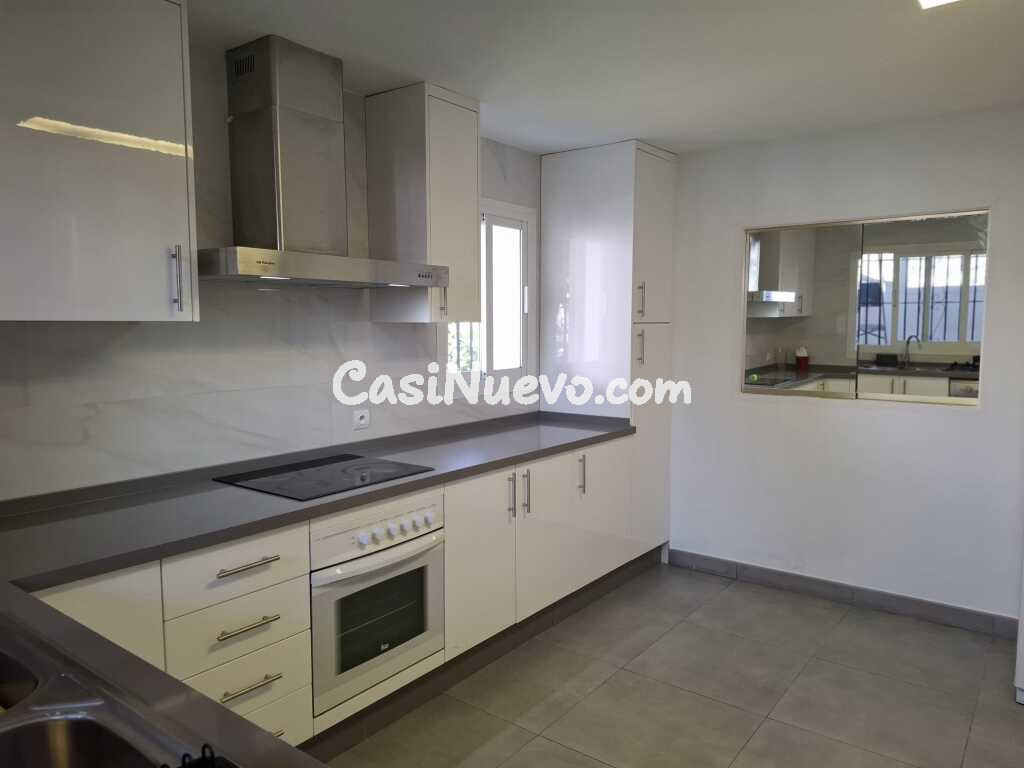 Adosada en Alquiler en San Pedro Alcantara Málaga - foto 8