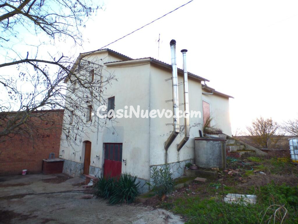 ¡Oportunidad! Masía aislada en alquiler en la zona de Santpedor con 3 H. y Garaje.