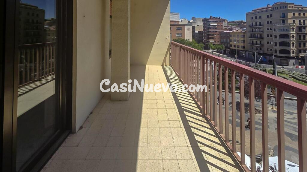 ECONÒMIC PIS DE 4 HABITACIONS A RICARD VINYES