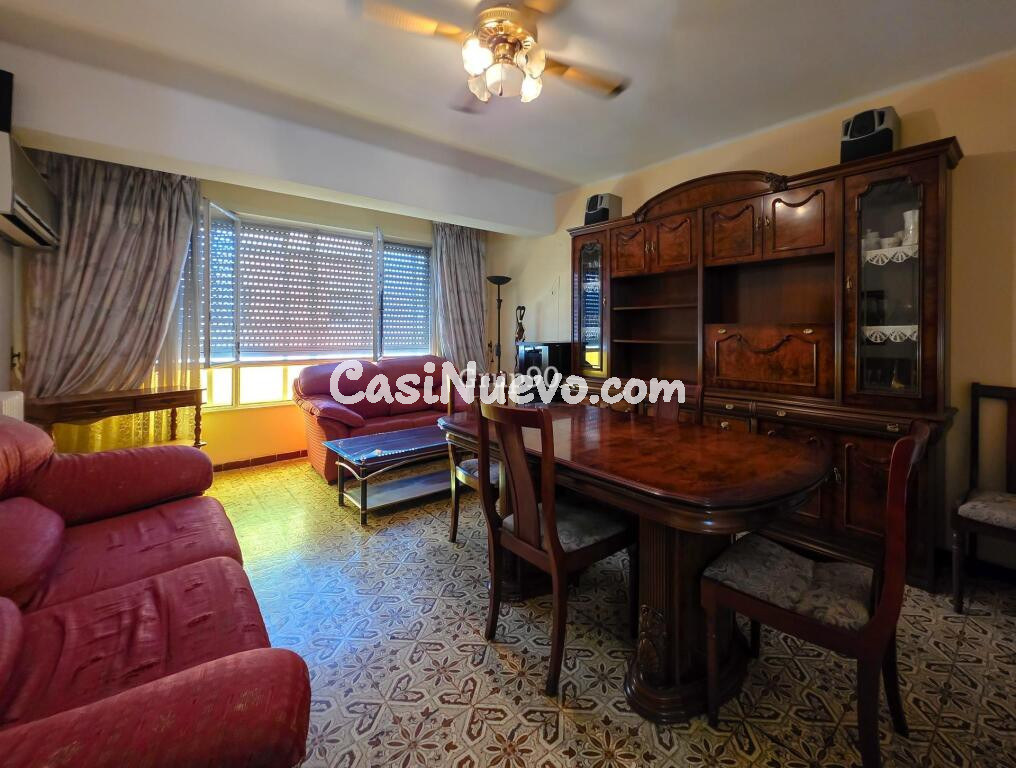 ? Piso exterior de 89 m2 en la zona de Plaça Europa