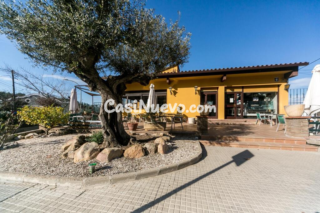 Restaurante con casa en preciosa ubicación de Cerdanyola