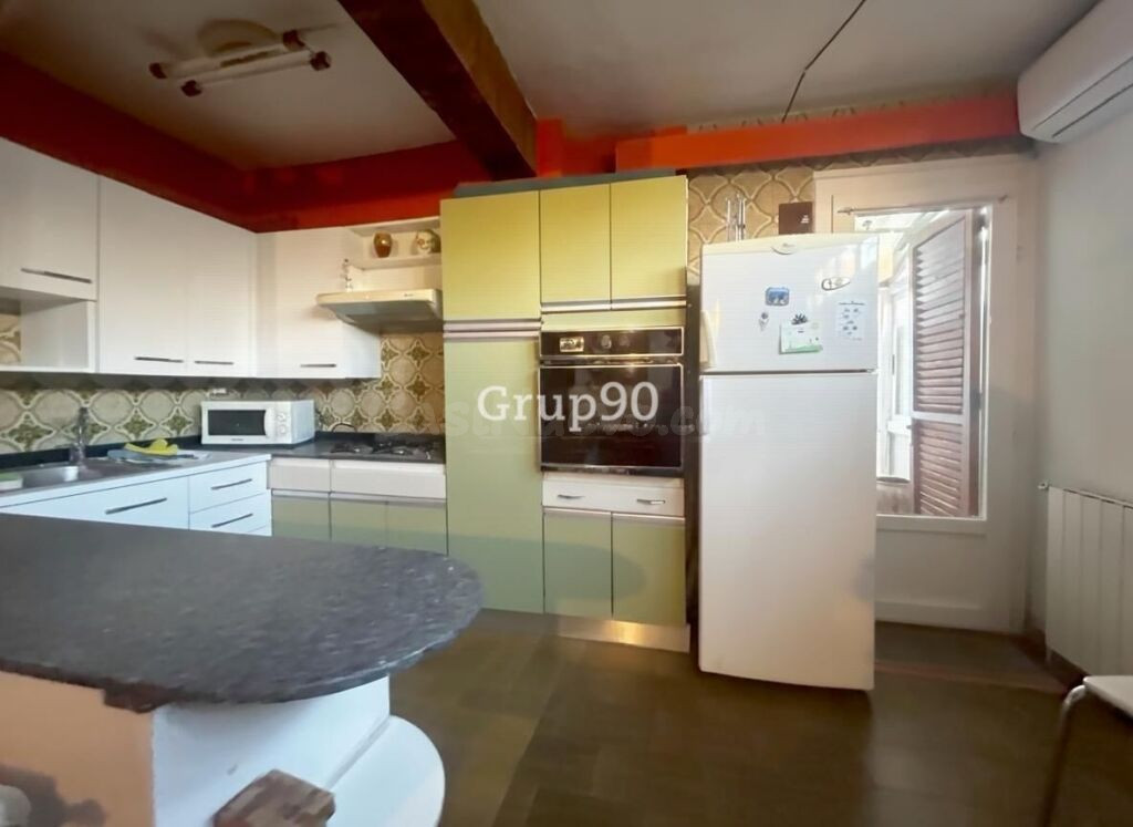 Casa de pueblo única en Artesa de Lleida + local + almacén - foto 4