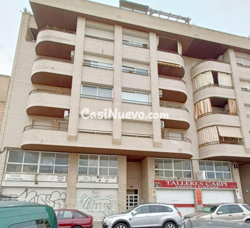 LOCAL COMERCIAL A  PIE DE CALLE EN PARDINYES