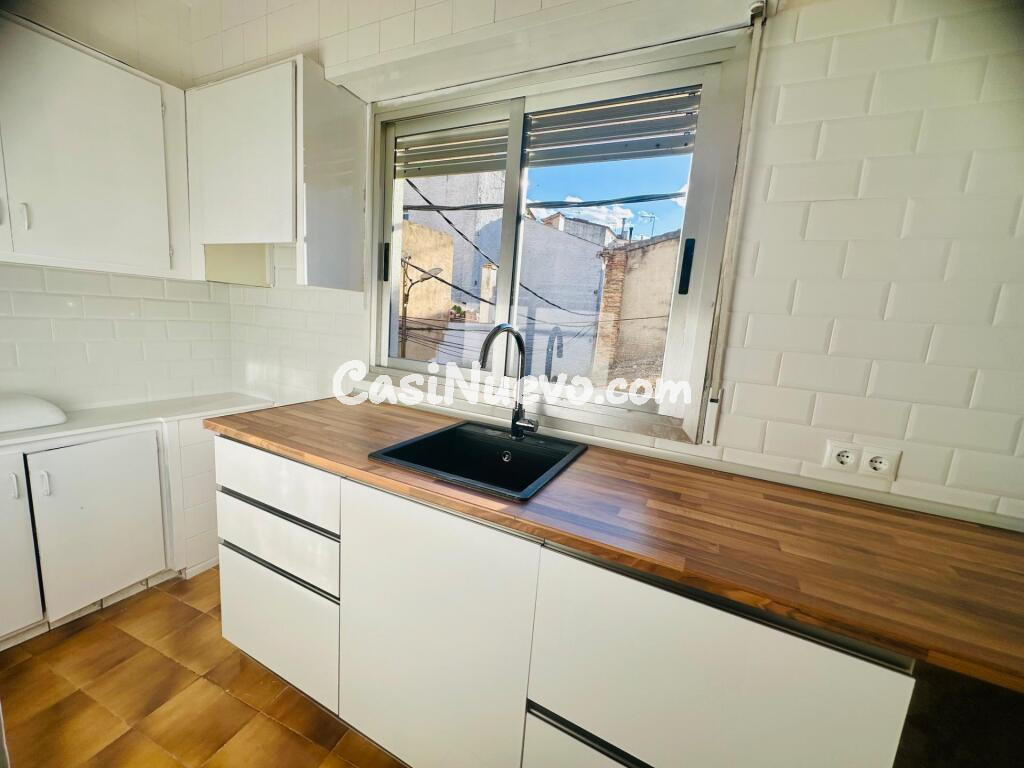 Fantástica casa esquinera en Remolins