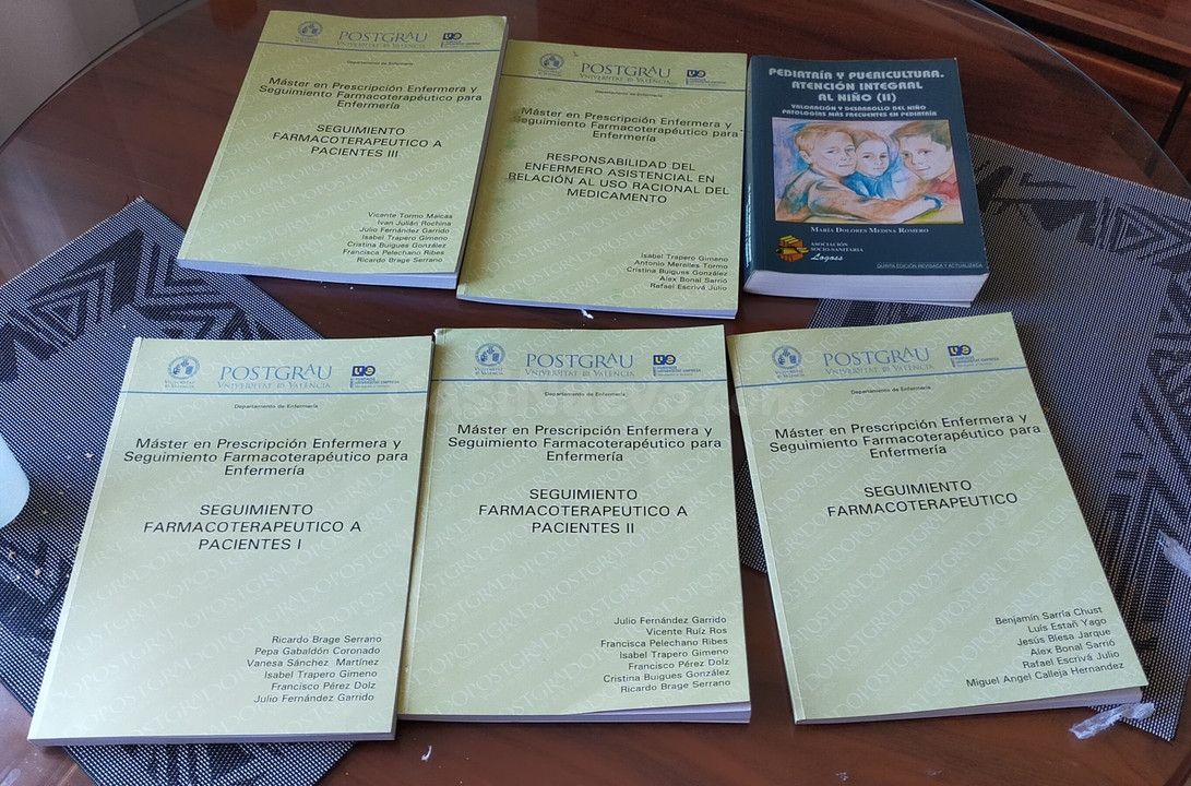 Venta de Libros de pediatría y puericultura al niño y enferm - foto 3