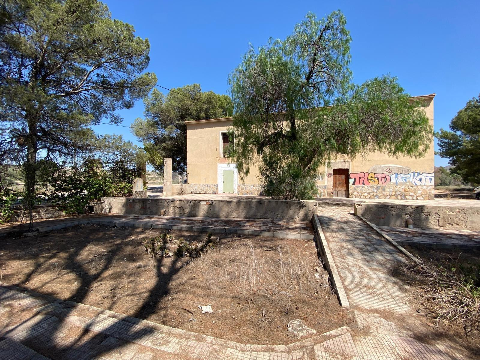 PARA LOS AMANTES DEL CAMPO....CASA CON UN HERMOSO PASADO!!!