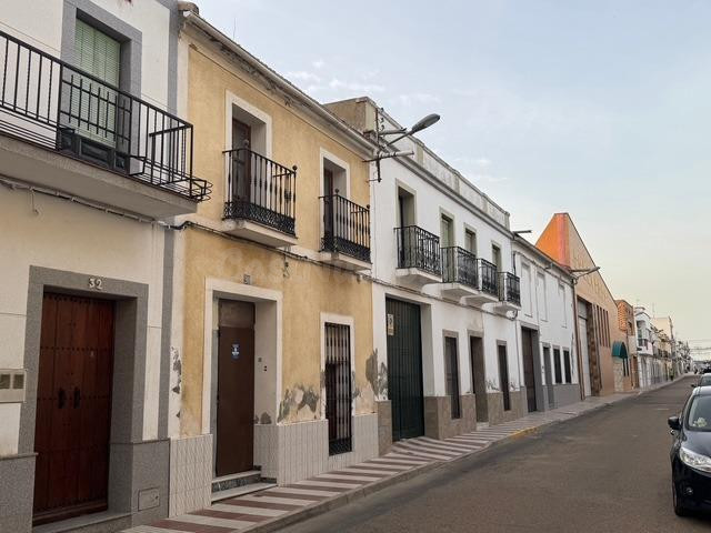 CASABANCO VENDE CASA DE TRES DORMITORIOS EN SANTA AMALIA.
