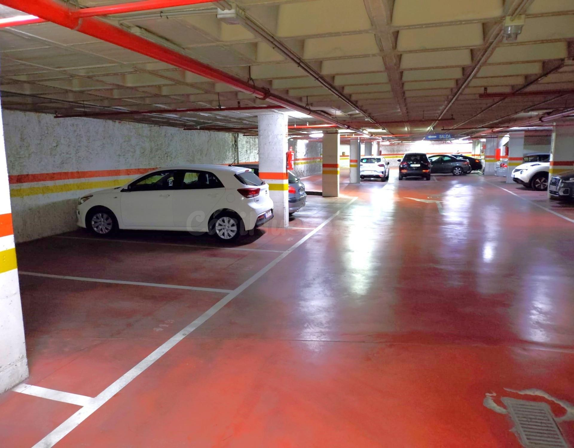 Se vende plaza de garaje en Calle Poeta Miguel Hernández – Elche