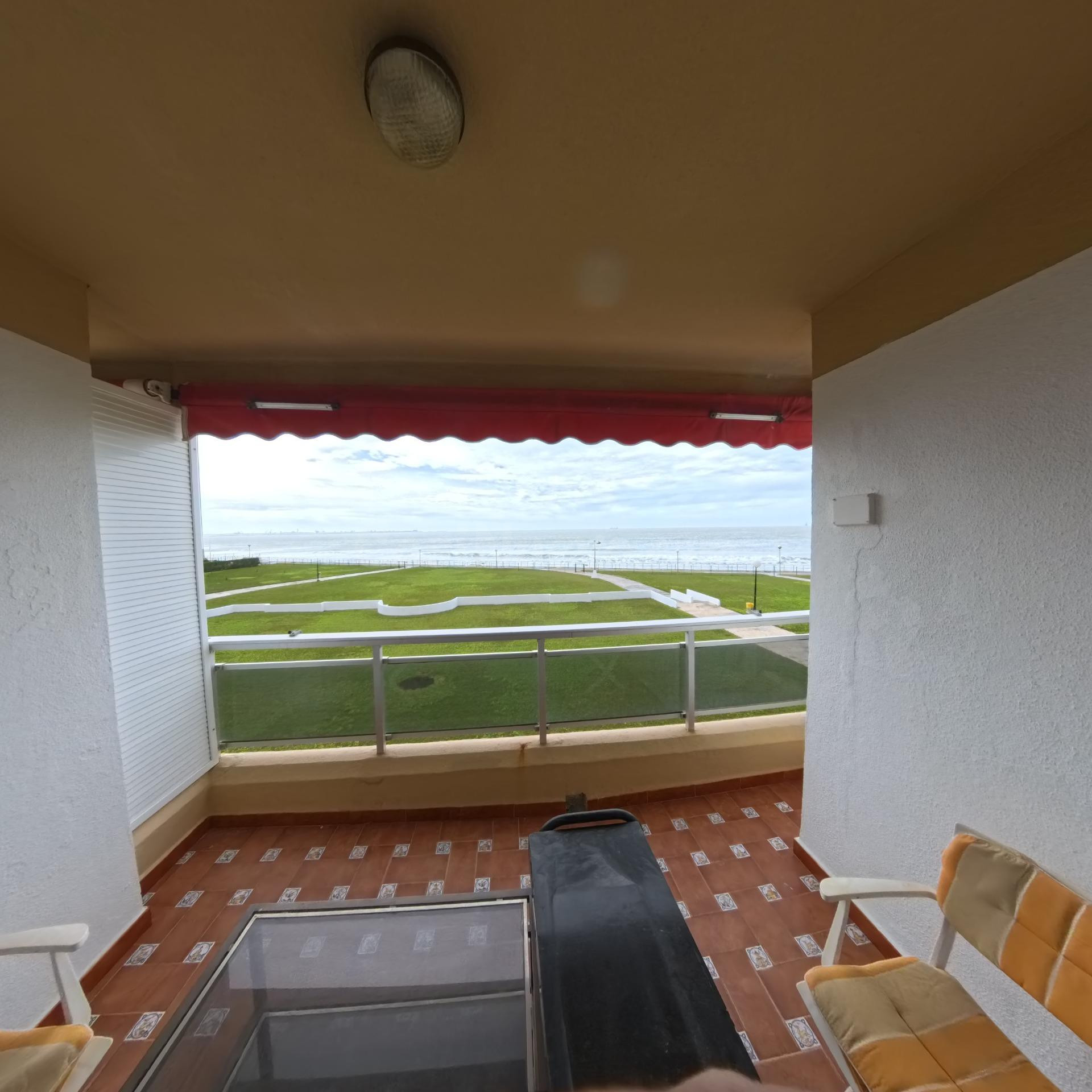 Exclusivo piso en primera línea de playa en Vistahermosa
