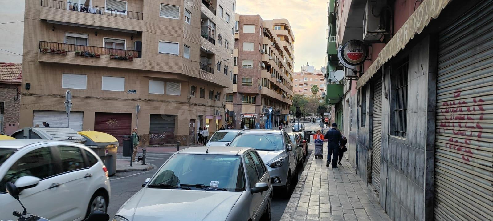 SE VENDE LOCAL / SALIDA DE HUMOS / IDEAL HOSTELERIA