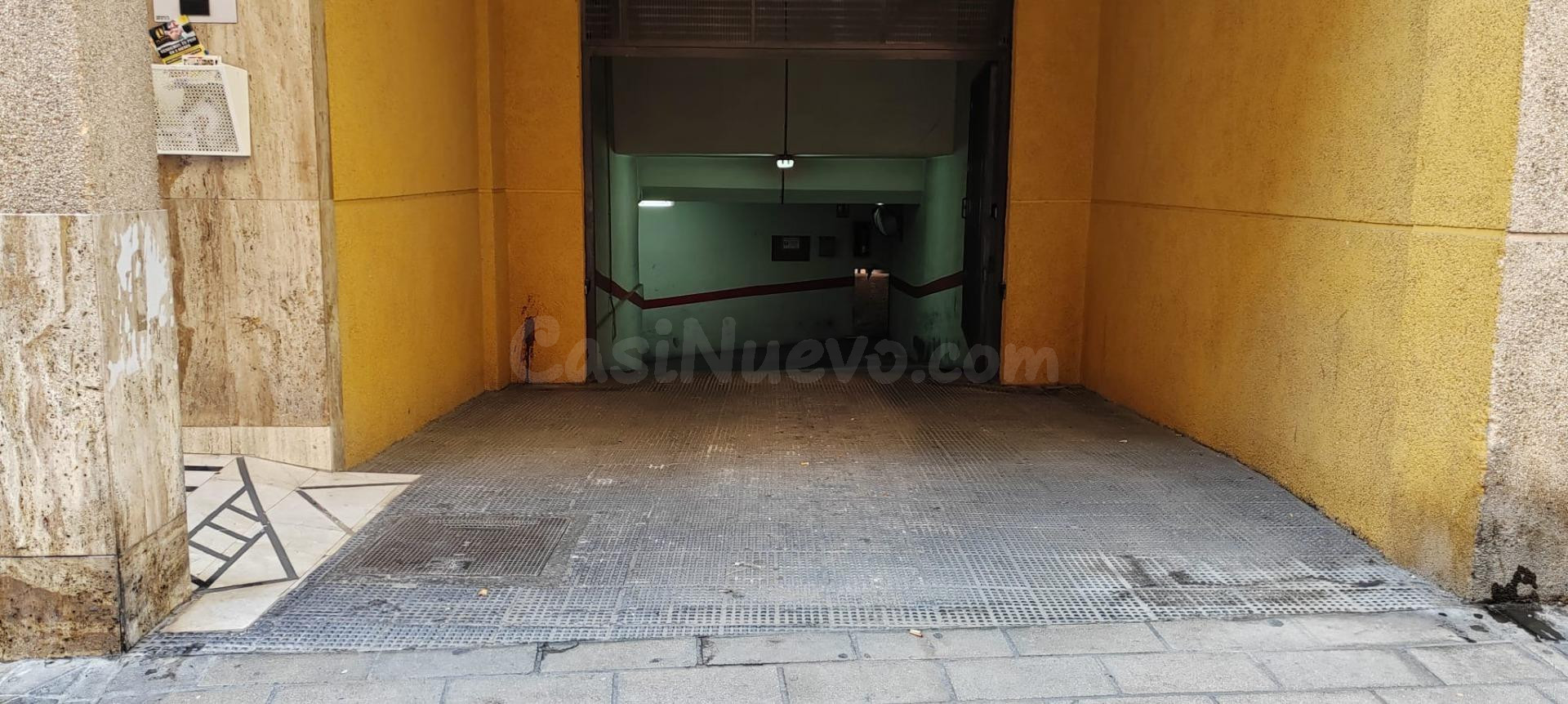 SE VENDE GARAJE  CON TRASTERO  /CERCA DE HOSPITAL  /ALTOZANO