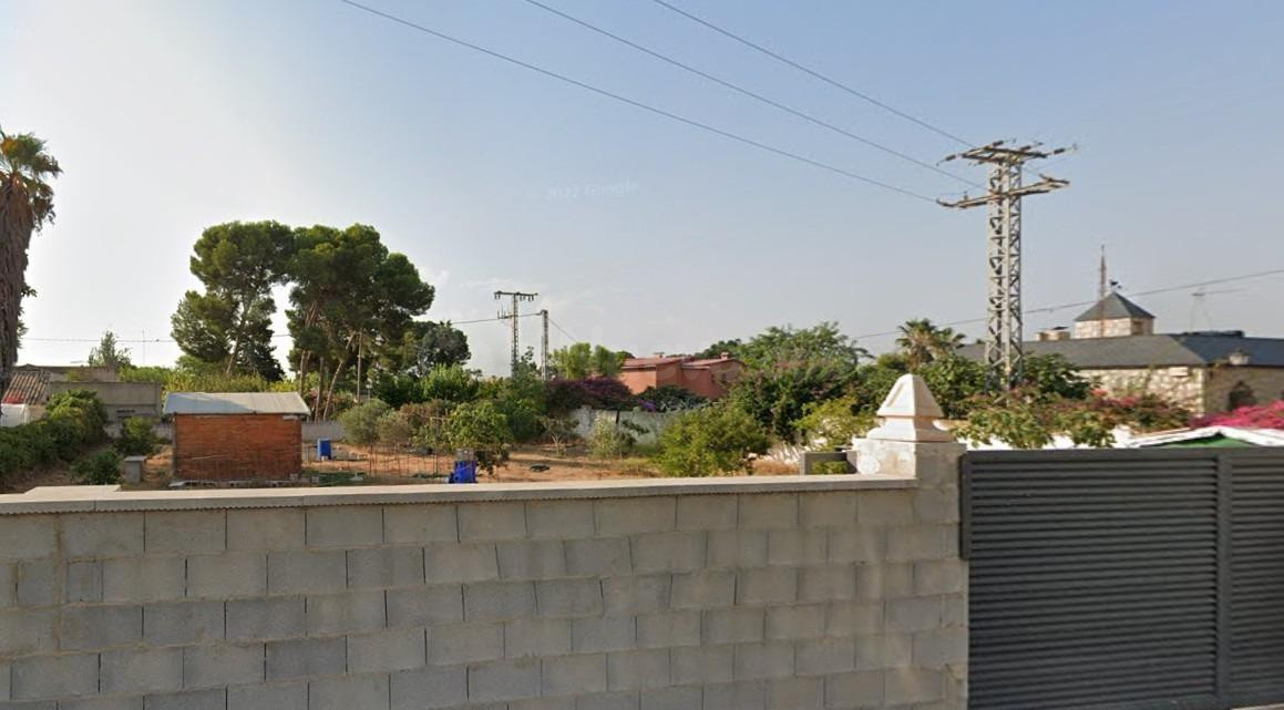 SE VENDE PARCELA VALLADA / MUTXAMEL / CASITA DE MADERA