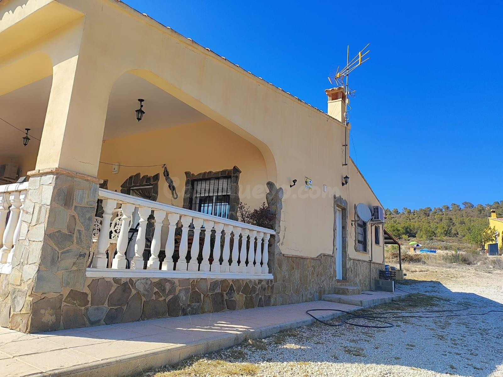 SE VENDE CHALET /MONOVAR / LISTO PARA VIVIR / ARBOLES FRUTAL - foto 2