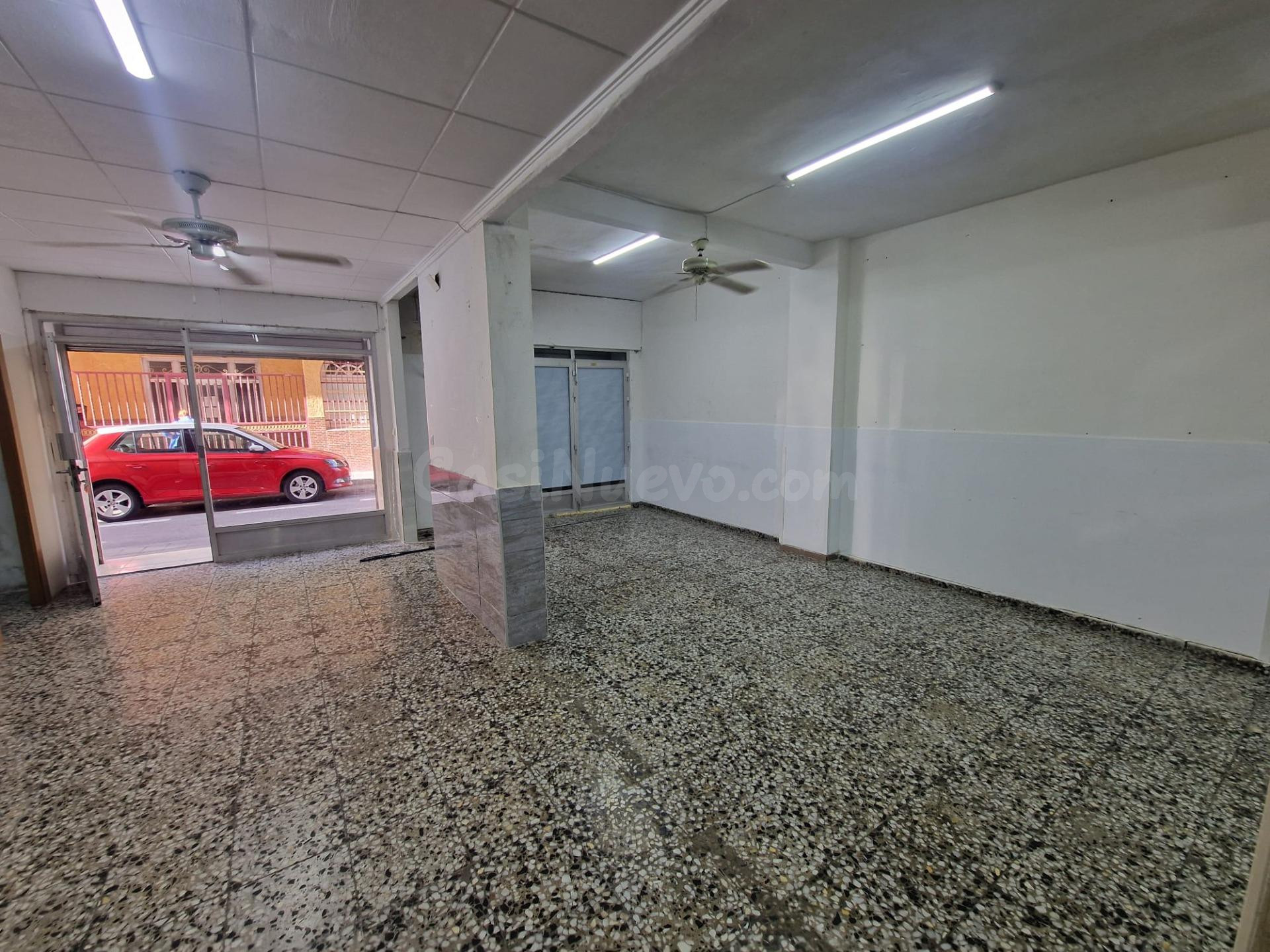 SE VENDE LOCAL  / BIEN SITUADO / CERCA PLAZA TOROS