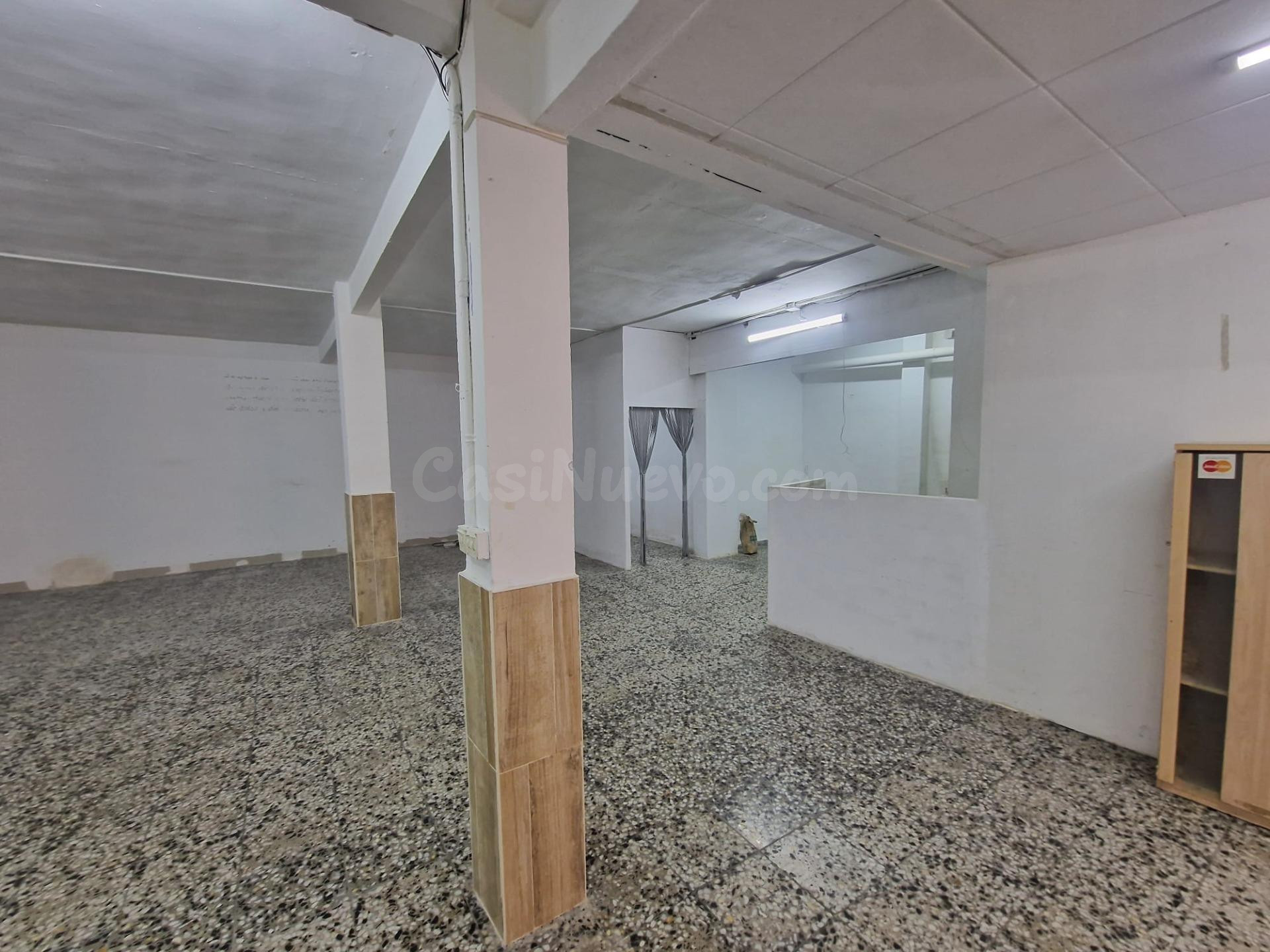 SE VENDE LOCAL / BIEN SITUADO / CERCA PLAZA TOROS - foto 3