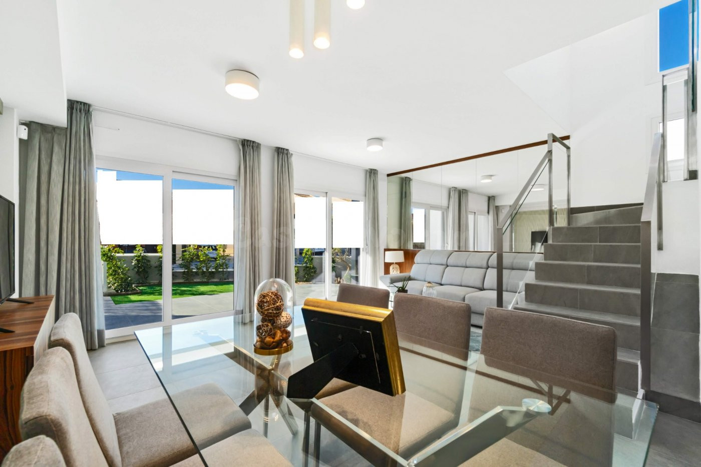 BUNGALOW CON PISCINA