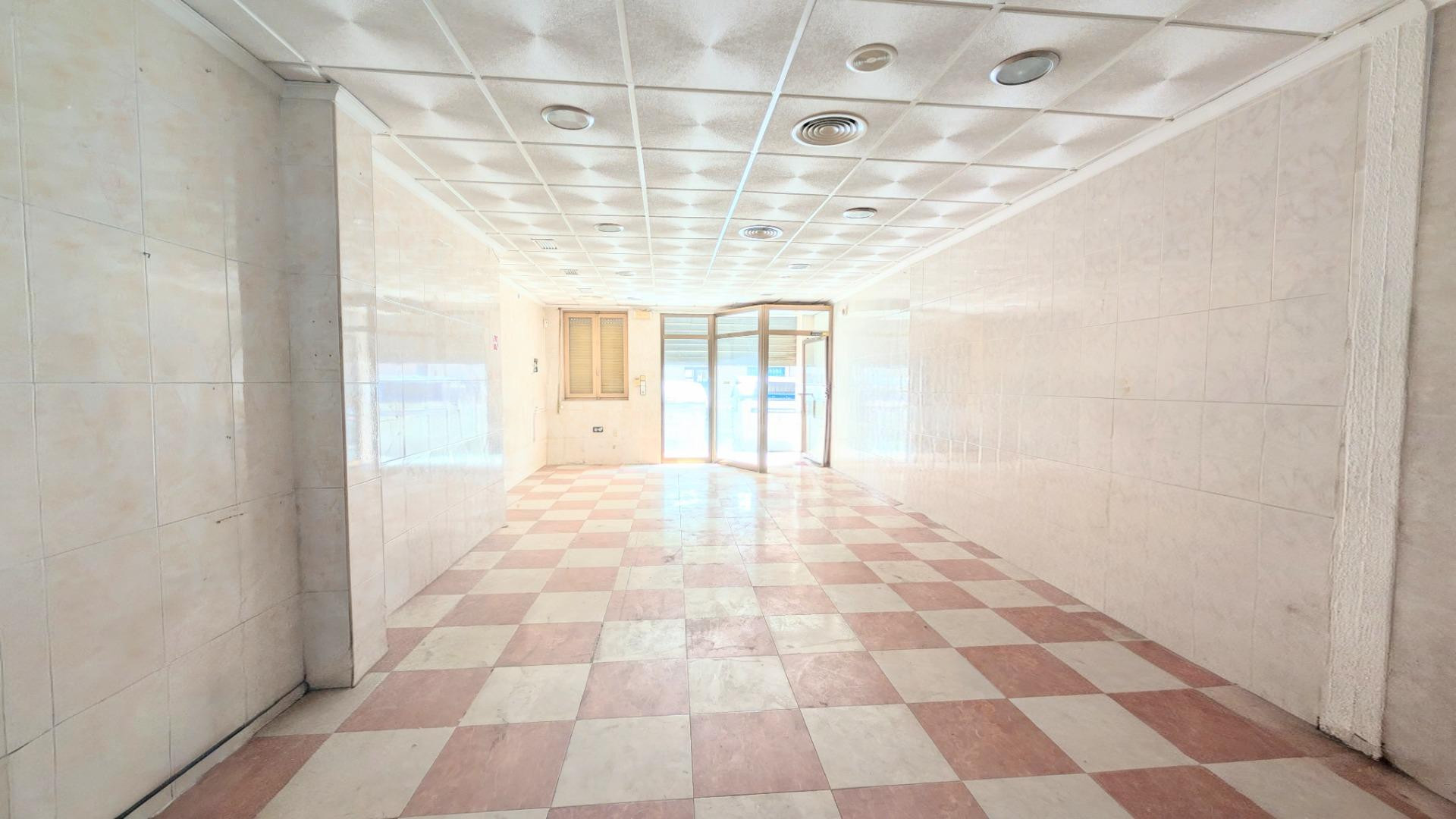 🏢 Oportunidad Única de Local en Venta – Calle Blas Valero, junto a José María Buck