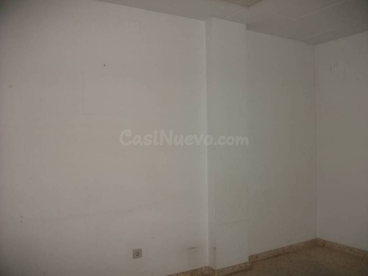 OFICINA EN ALQUILER - foto 2