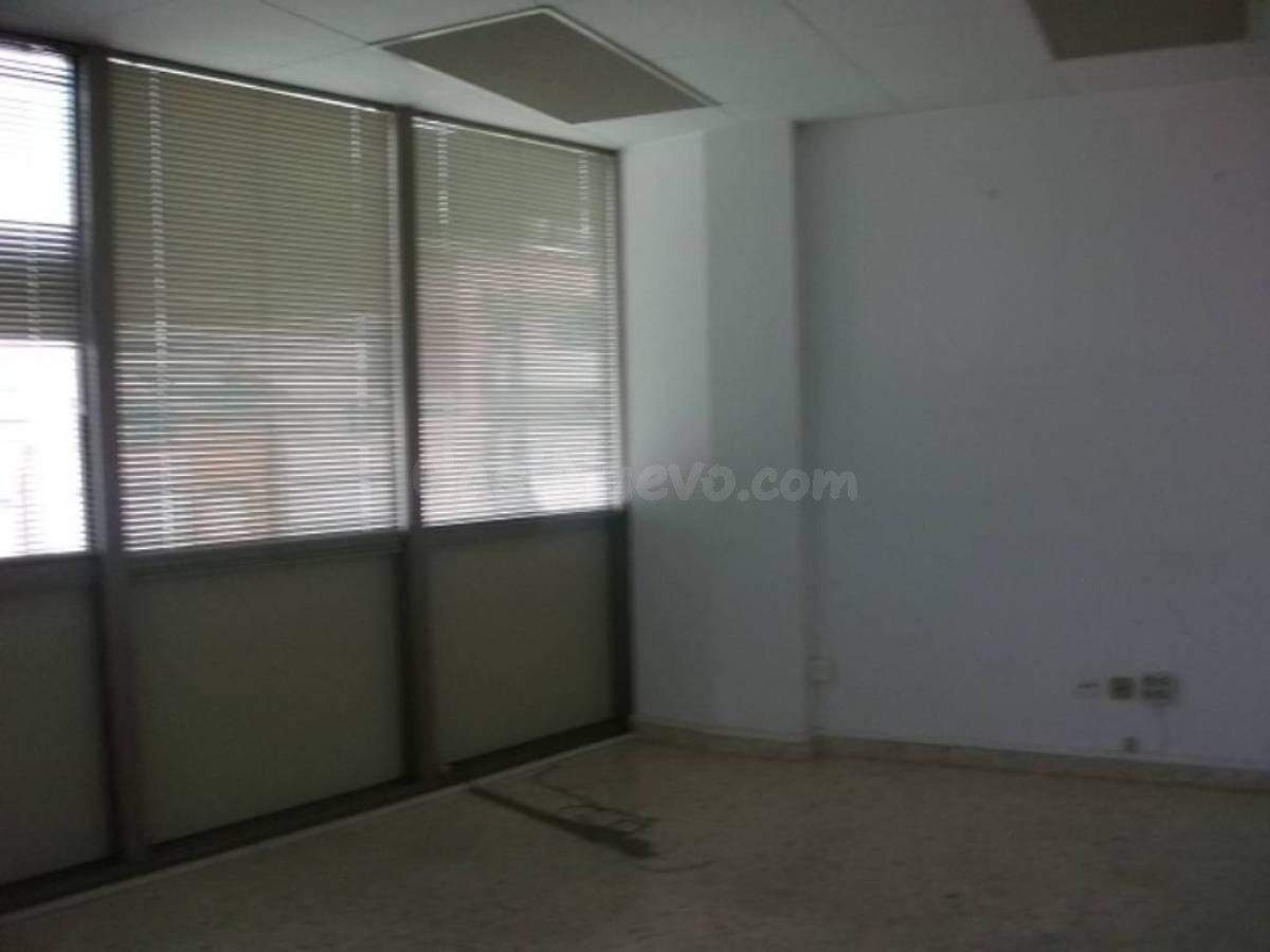 OFICINA EN ALQUILER - foto 3