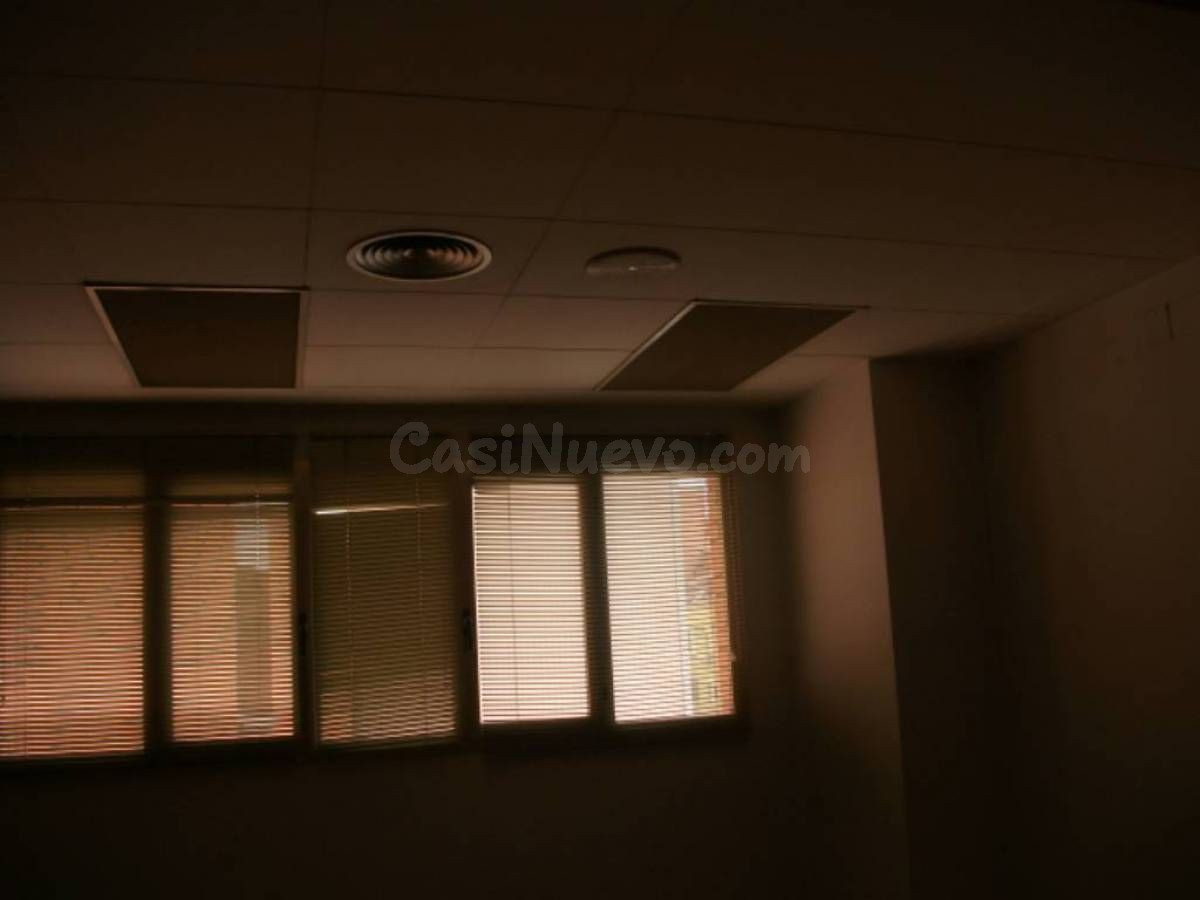 OFICINA EN ALQUILER - foto 4