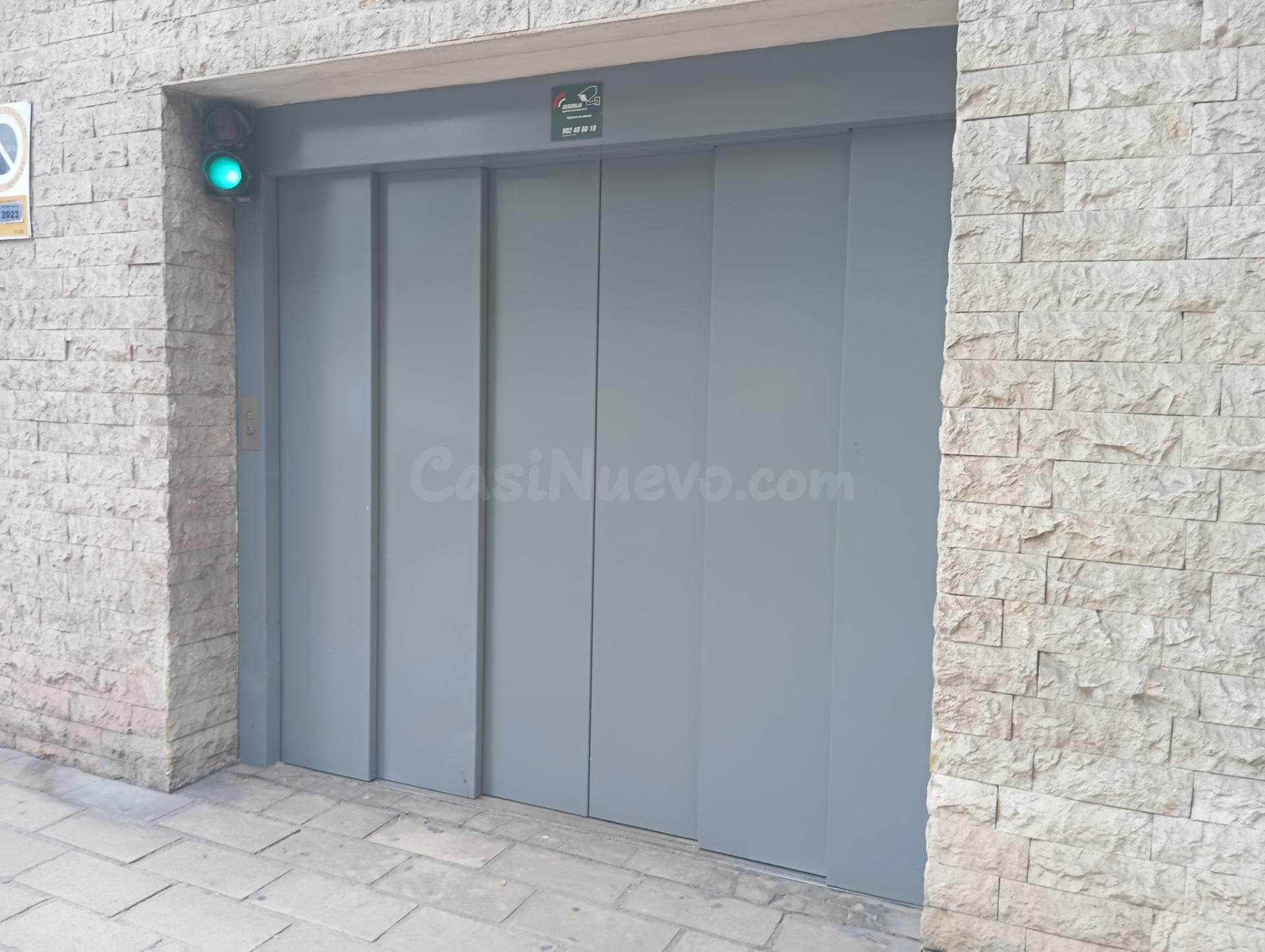 SE VENDE PLAZA DE GARAJE CON TRASTERO