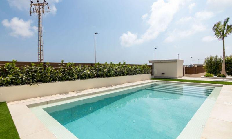 VIVIENDA EN URBANIZACIÓN CONSOLIDADA EN LA COSTA - foto 3