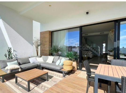 Una Villa Moderna con maravillosas vistas en Finestrat en Ve - foto 2