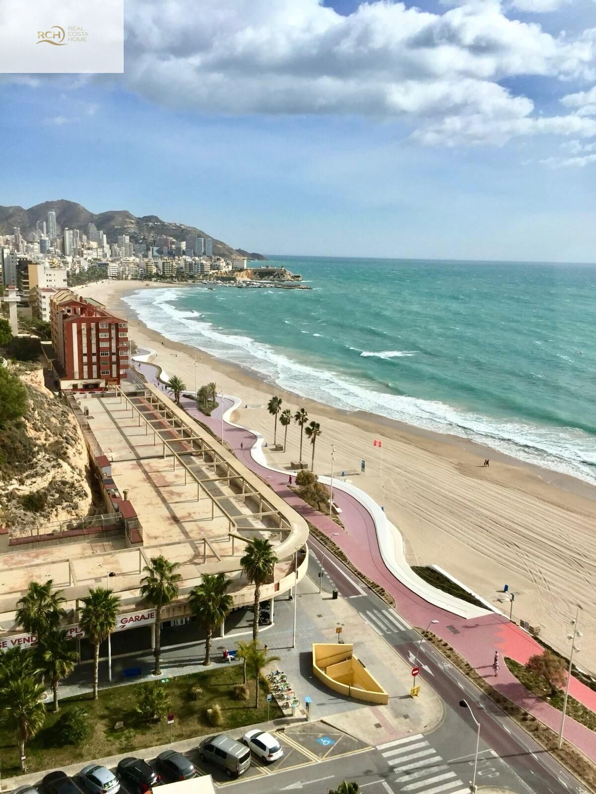 SE VENDE MARAVILLOSO PISO EN LA PRIMERA LÍNEA DE LA PLAYA DE - foto 4