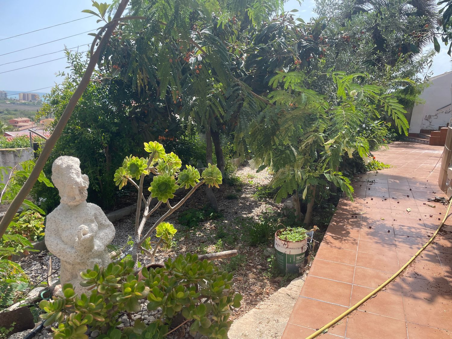 Chalet con gran jardín, terraza y preciosas vistas, en Peñís - foto 5
