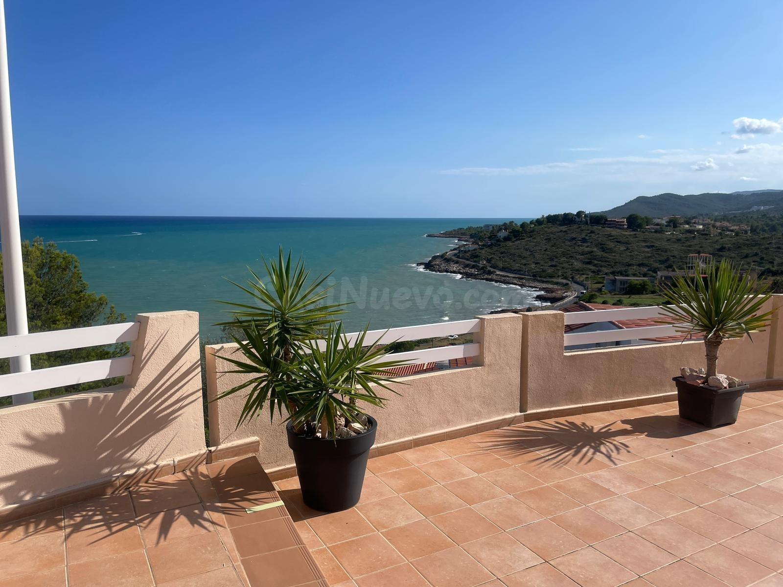 Adosado con gran terraza y vistas al mar en Cerromar, Peñíscola – Garaje cerrado, piscina y luz natural