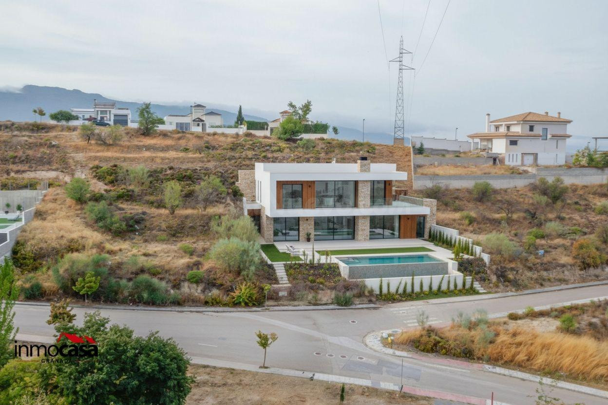 🏡 Terreno urbano en Altos de La Zubia – Calle Atarfe