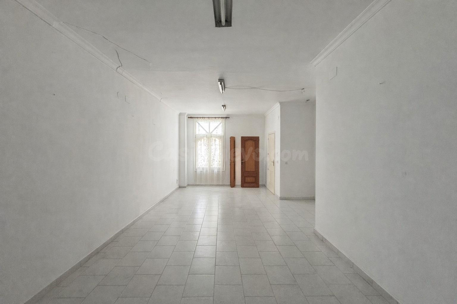 Local Comercial en Venta en el Centro de Teulada – Ideal par - foto 2