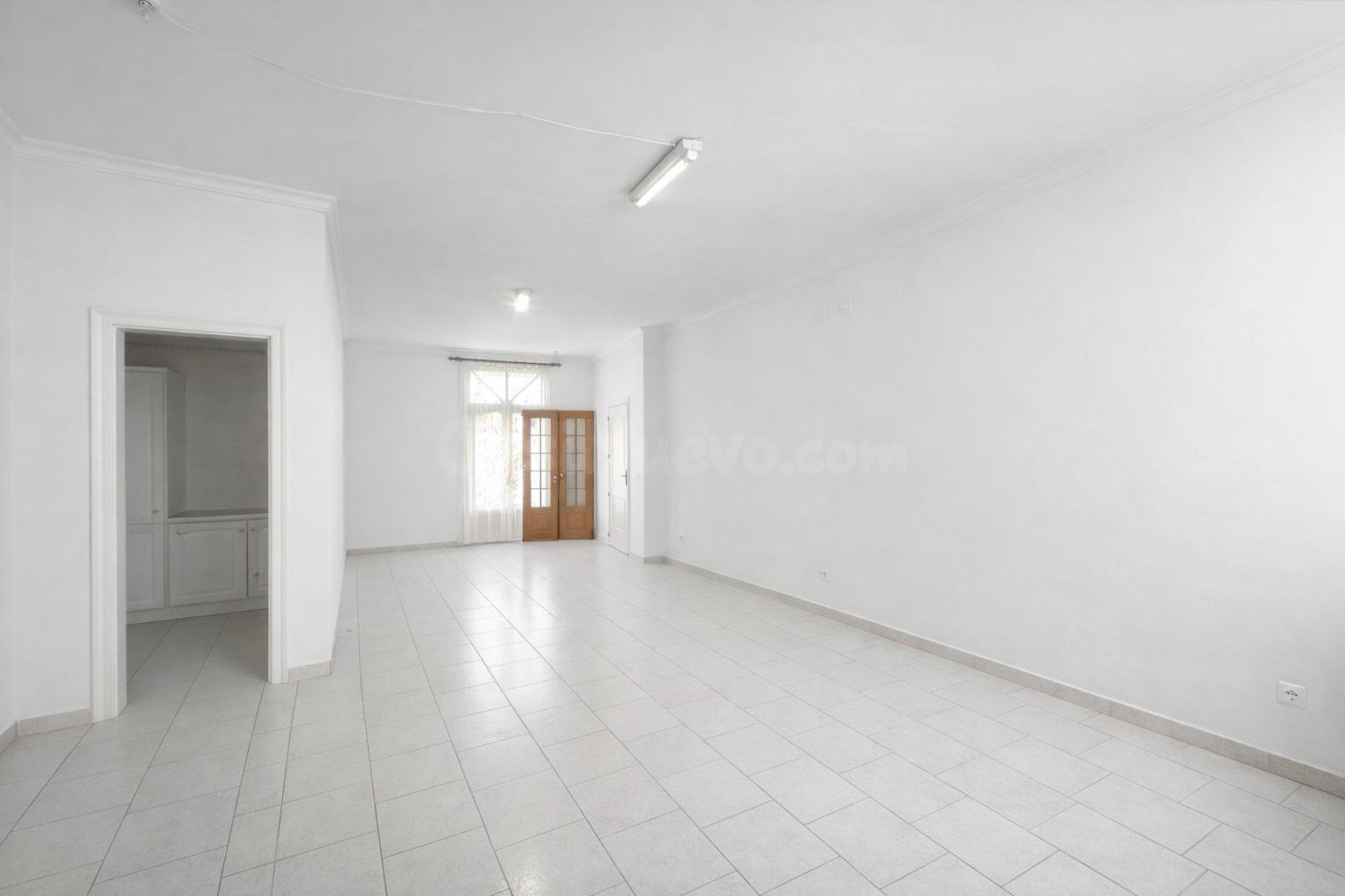 Local Comercial en Venta en el Centro de Teulada – Ideal par - foto 3