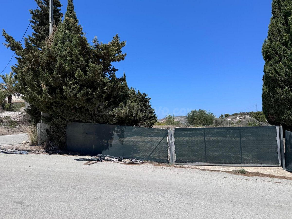 Parcela en Benissa – 5.005 m2 con Construcción Existente y P - foto 2