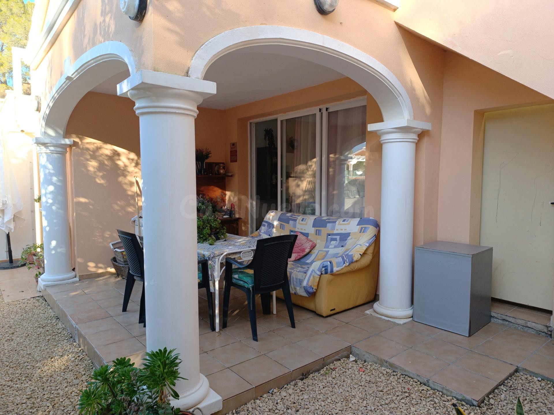 Adosado en Calpe con Jardín Privado, Solárium y Piscina Comu - foto 2