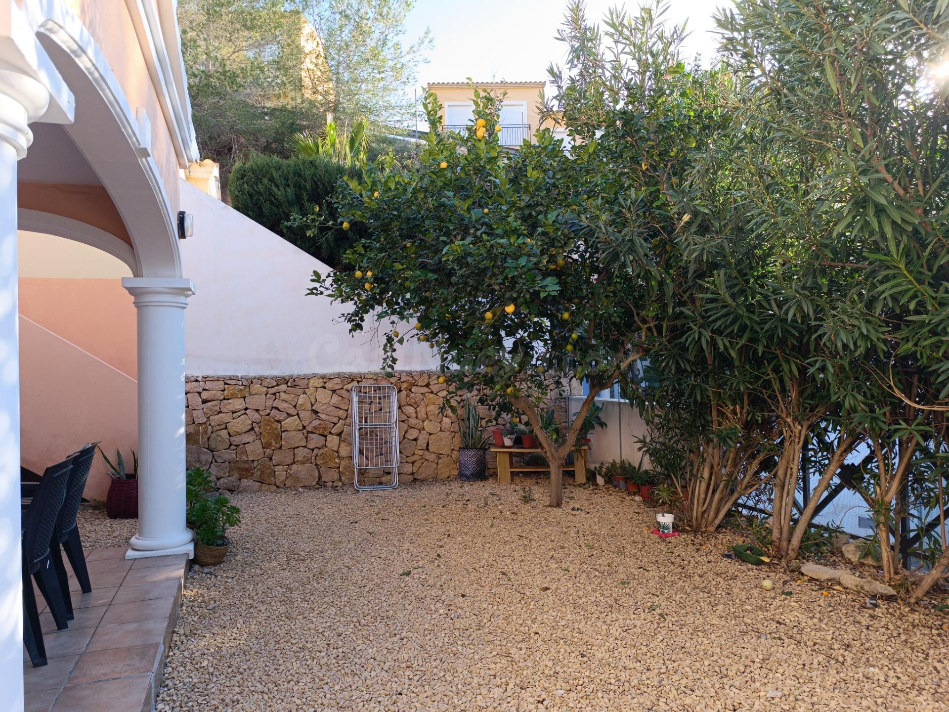 Adosado en Calpe con Jardín Privado, Solárium y Piscina Comu - foto 5