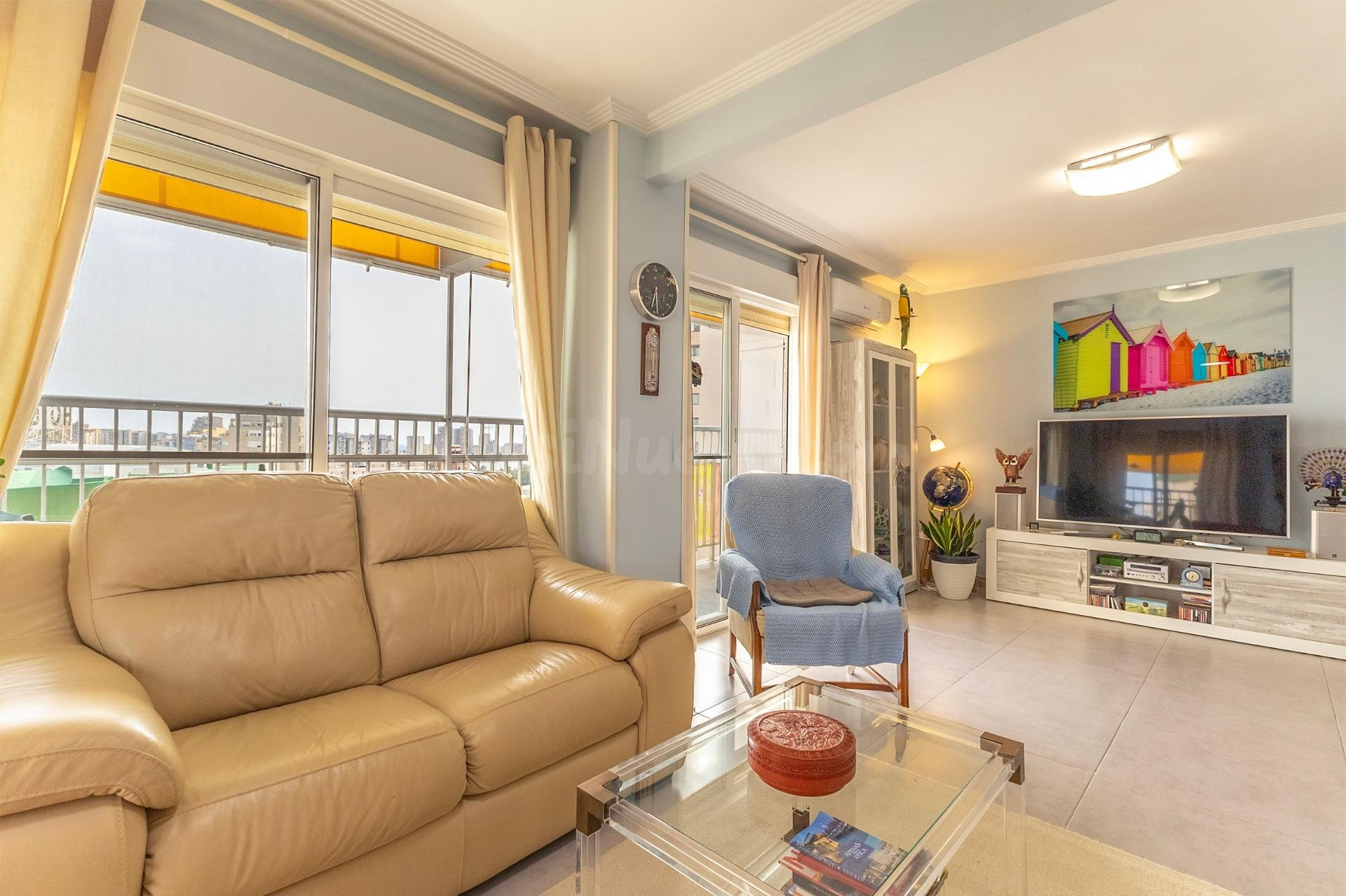 Exclusiva oportunidad en Calpe: apartamento luminoso con vis - foto 2