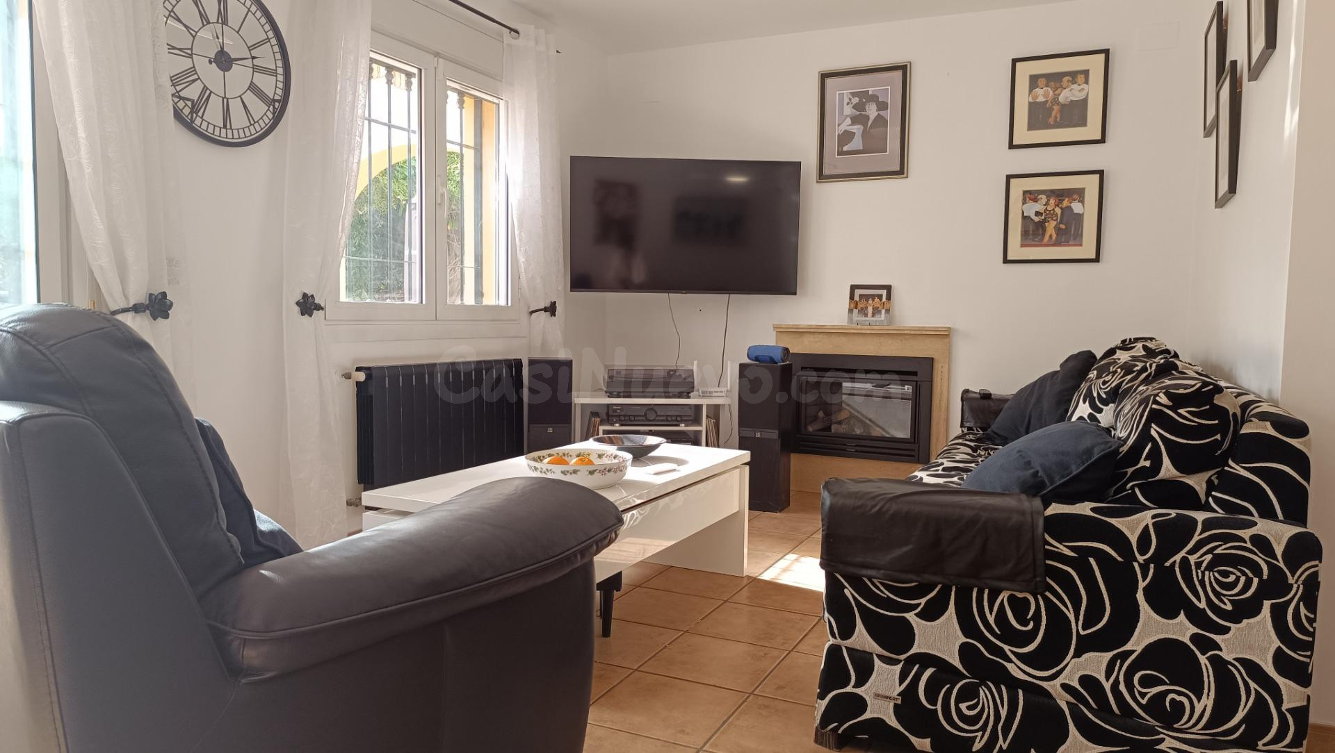 Bungalow reformado en venta en Calpe con vistas a la montaña y jardín privado - foto 4
