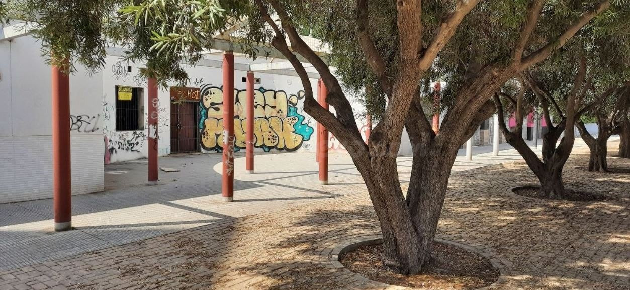 Local comercial de 282 m2 en alquiler, / SAN GABRIEL, ideal para hostelería.