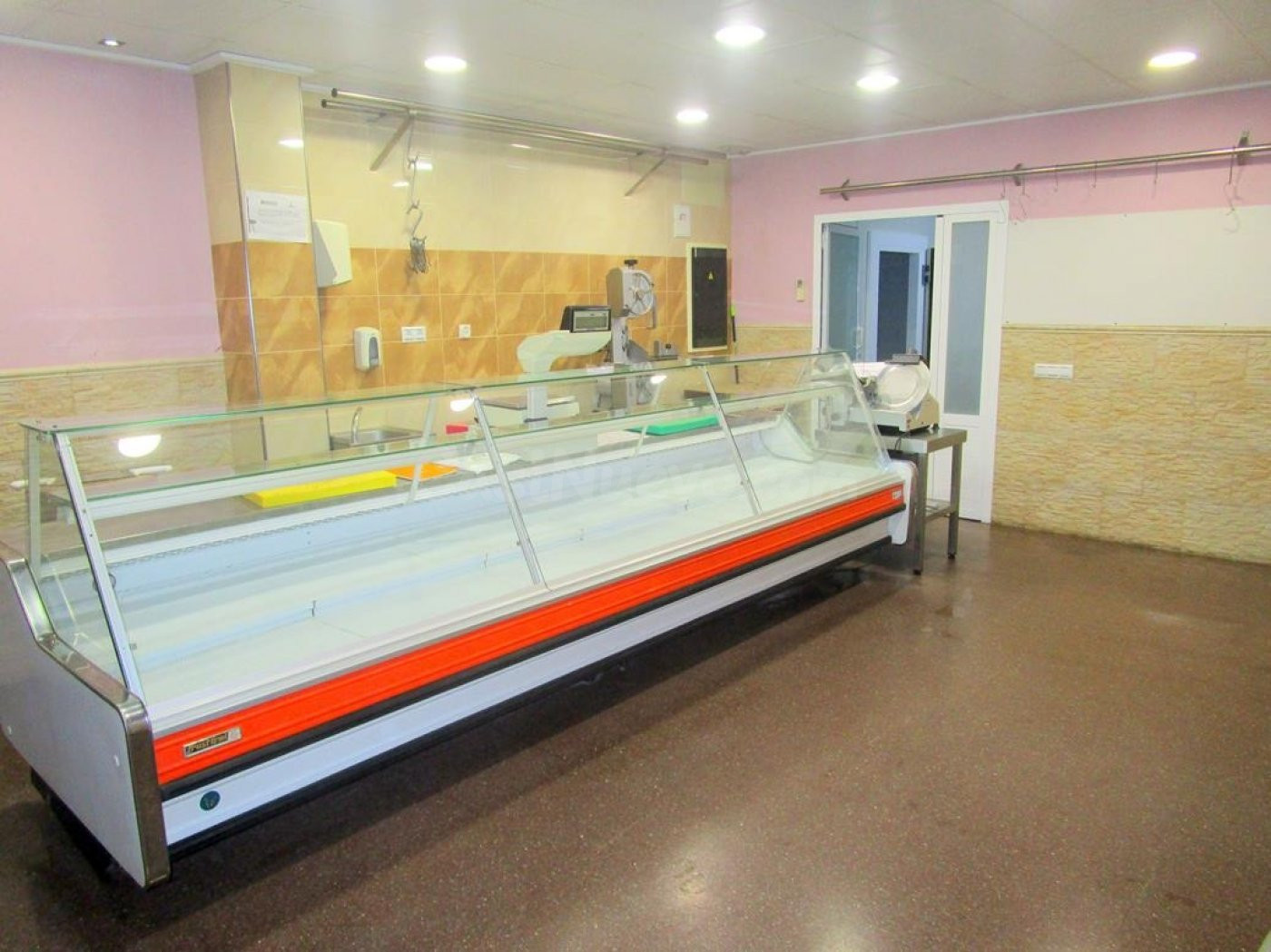LOCAL COMERCIAL EN ALQUILER EN MOGENTE